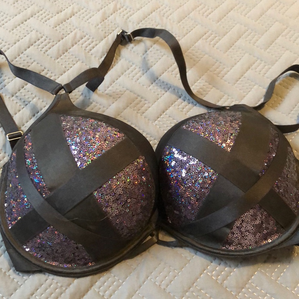 Victoria’s Secret Black Bra 38D